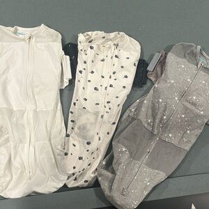 SNOO swaddles and sheets